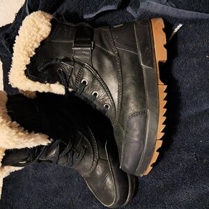 Black Leather Winter Boots with Shearling Lining